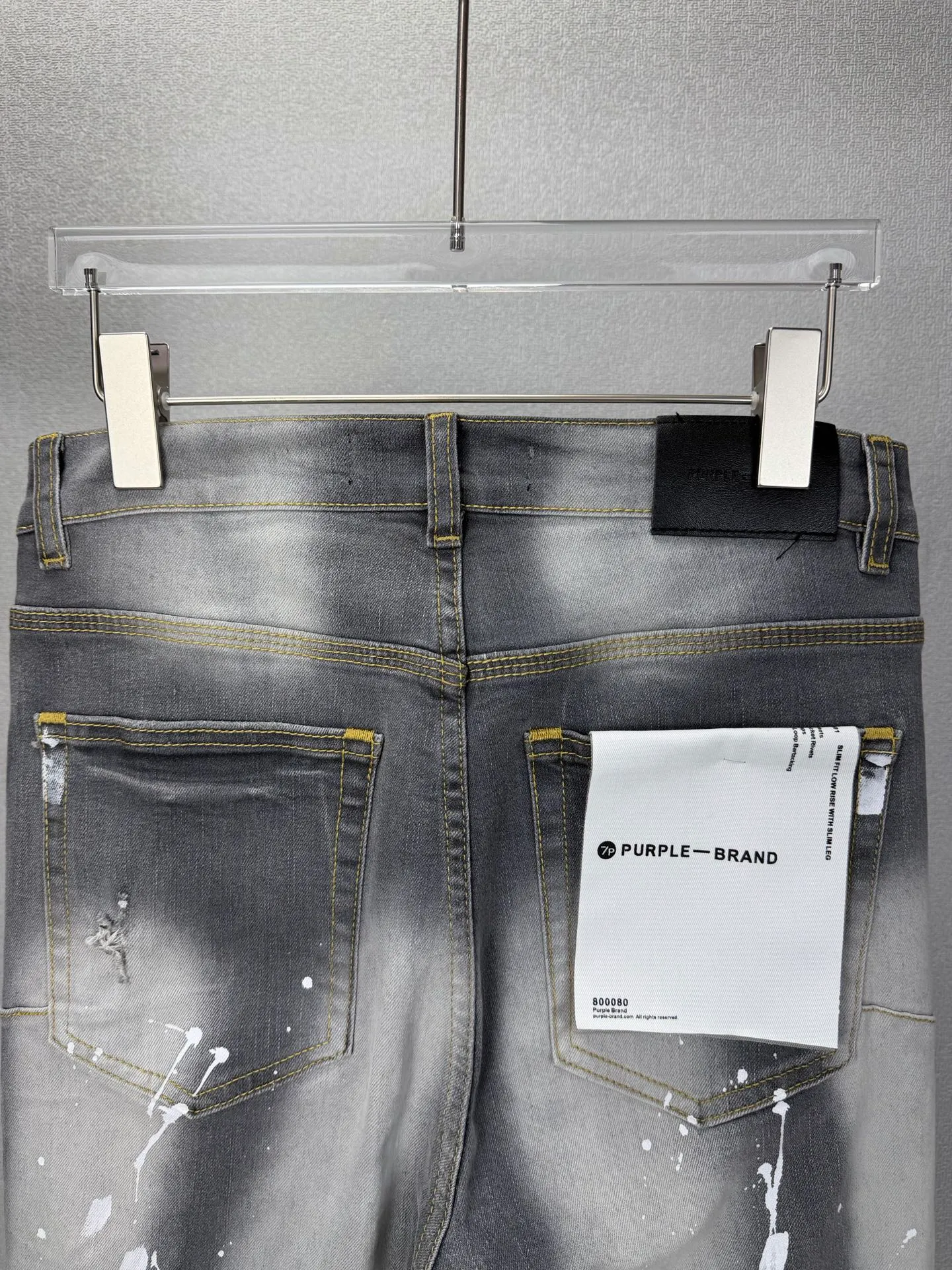 PURPLE BRAND 2026New Arrival Retro Splashed Ink Hole Splicing Couple Style Loose Bootcut Jeans High Version High Version Top Ceiling Quality Styles with different wash textures, very friendly to people with thin legs and thick legs. The loose bootcut style is very flattering to the leg shape. Moderate length that never goes out of style, easy and casual to match, basic styling for various styles, a must-have in the wardrobe! The fabric is stiff but also makes the upper body soft without losing texture. The washing process is even more perfect. It is a must-have item for everyone! ! ! Washed wheat, hang tag, pants label, three labels complete Color: Gray Size: 28, 30, 32, 34, 36 (five sizes)